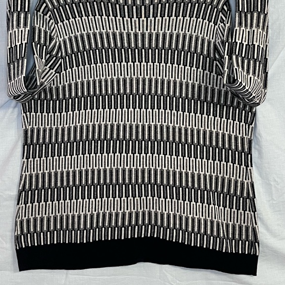 CJ Banks Navy and Gray Geometric Pattern Cardigan Sweater in Size 1X - Picture 11 of 14